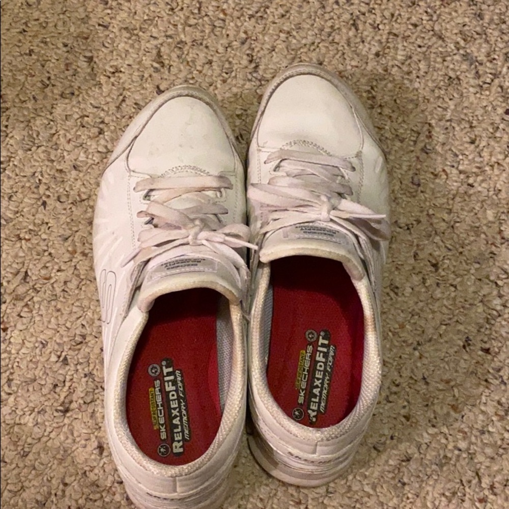White leather sketchers